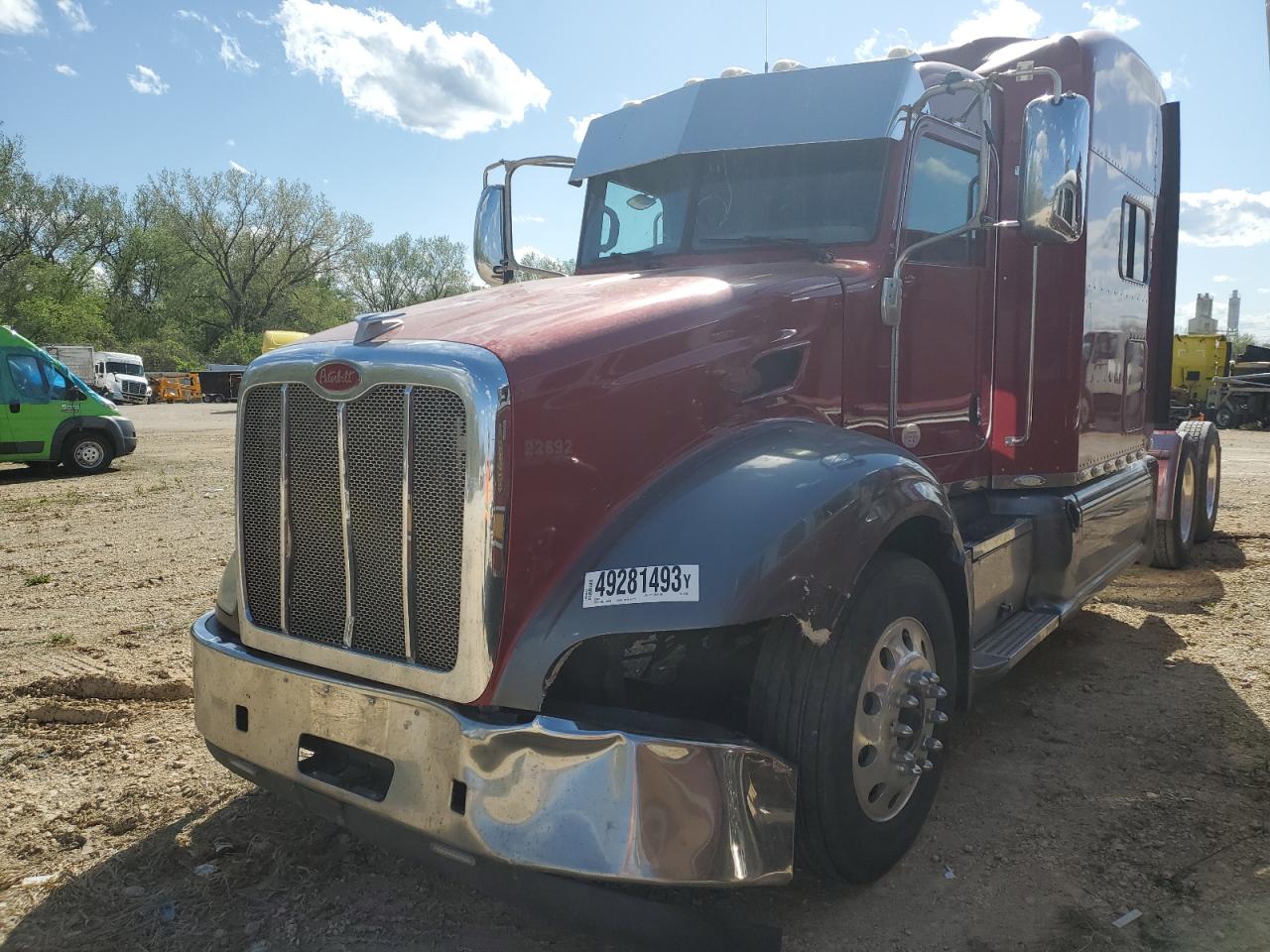 Lot #3240417768 2014 PETERBILT 386