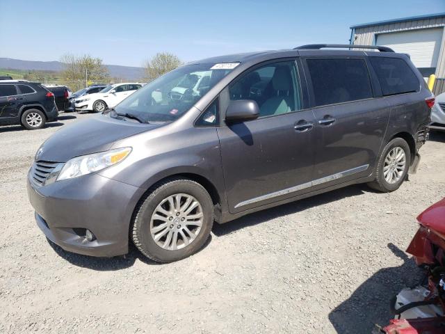 2017 Toyota Sienna XLE