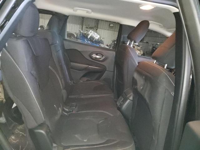 1C4PJMCS6HW530630 Jeep Cherokee Latitude