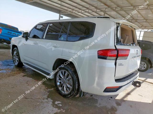 JTMABBBJ4N4037861 Auction: COPART UAE Lot: 49055543 Location: DUBAI INDUSTRIAL CITY - DUBAI JTMABBBJ4N4037861 TOYOTA L-CRUISER 2022 WHITE Photo 3