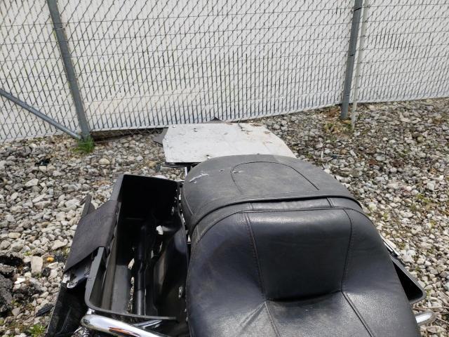 2011 HARLEY-DAVIDSON FLHTC - 1HD1FF430BB678974