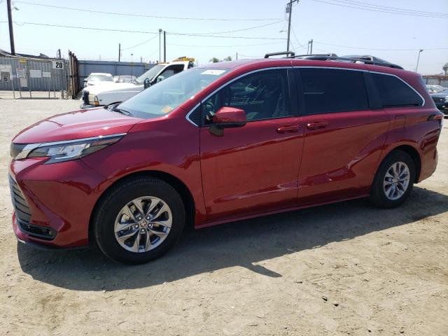 Toyota SIENNA LE 2022 5TDKRKEC4NS134298 Image 1