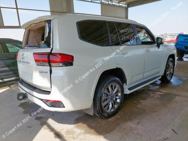 JTMABBBJ4N4037861 Auction: COPART UAE Lot: 49055543 Location: DUBAI INDUSTRIAL CITY - DUBAI JTMABBBJ4N4037861 TOYOTA L-CRUISER 2022 WHITE Photo 4