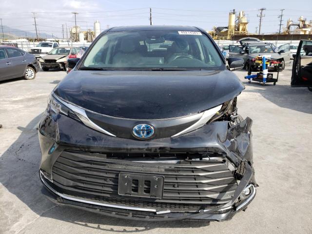 5TDYRKEC3NS123576 Toyota SIENNA XLE