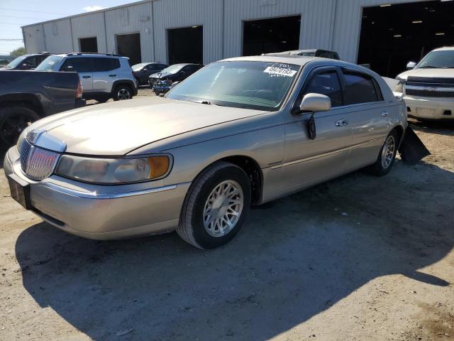 1999 Lincoln Town Car Signature