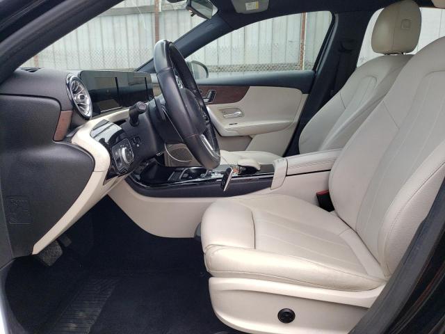 WDD3G4EB3KW010599 Mercedes-Benz A 220