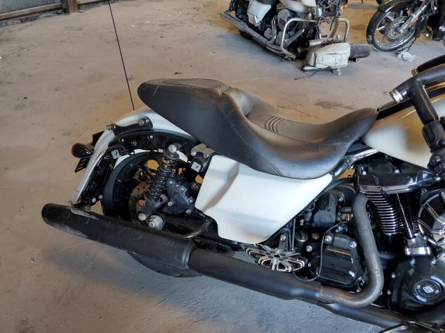 2018 HARLEY-DAVIDSON FLTRXS ROA - 1HD1KTC11JB681570