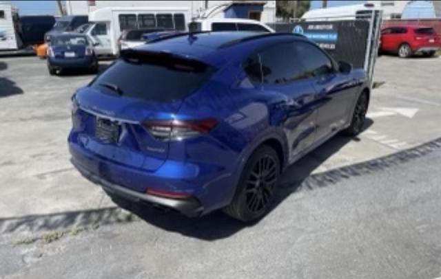 ZN661YUMXNX383879 Maserati Levante Modena