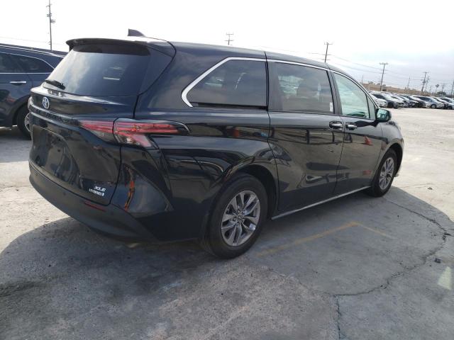 5TDYRKEC3NS123576 Toyota SIENNA XLE