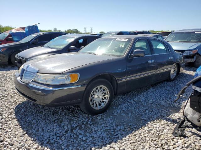 1999 Lincoln Town Car Signature