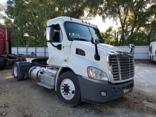 Salvage cars for sale from Copart Ocala, FL: 2016 Freightliner Cascadia 113