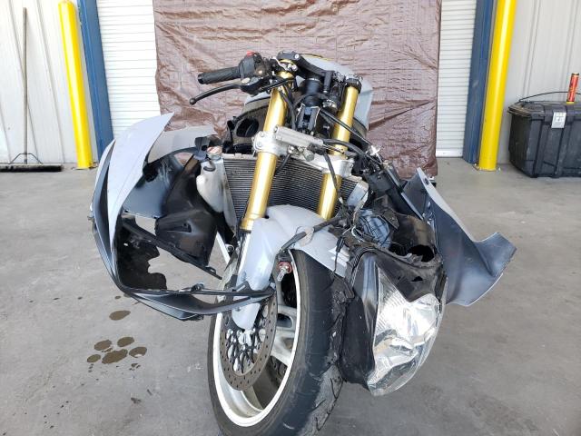 2019 SUZUKI GSX-R600 - JS1GN7FA7K7100772