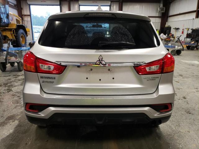  MITSUBISHI OUTLANDER 2018 Silver