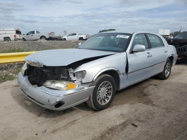 Salvage cars for sale from Copart Riverview, FL: 2001 Lincoln Town Car Signature