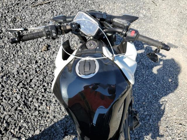 2022 KAWASAKI ZR900 - JKAZR2F16NA037042