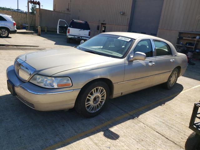 2010 Lincoln Town Car Signature Limited