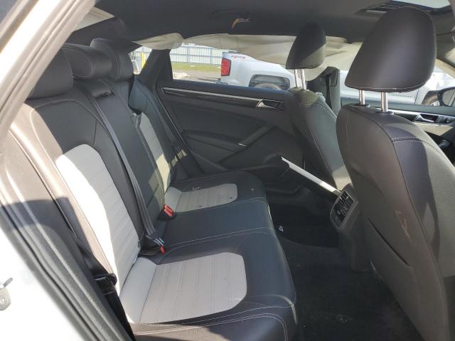 2018 VOLKSWAGEN PASSAT GT - 1VWJM7A38JC040799