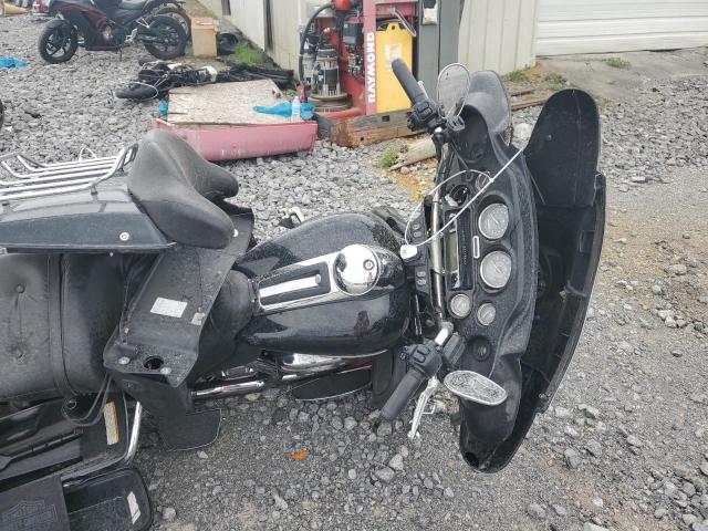 2011 HARLEY-DAVIDSON FLHTK - 1HD1KEM10BB632727