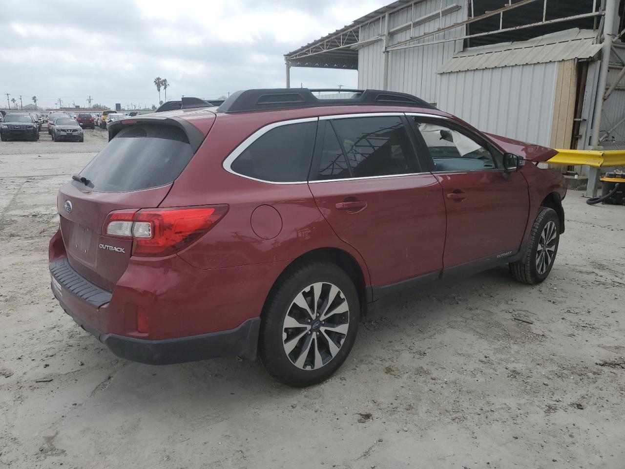 2016 Subaru Outback 2.5I Limited vin: 4S4BSBLC4G3312511