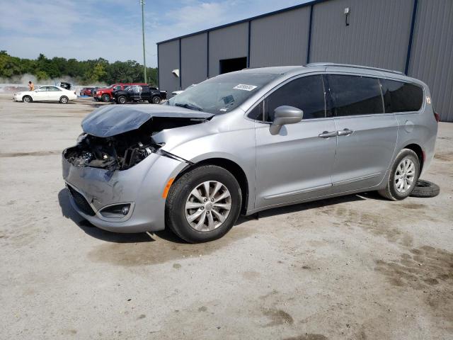 Lot #2505926483 2019 CHRYSLER PACIFICA T salvage car