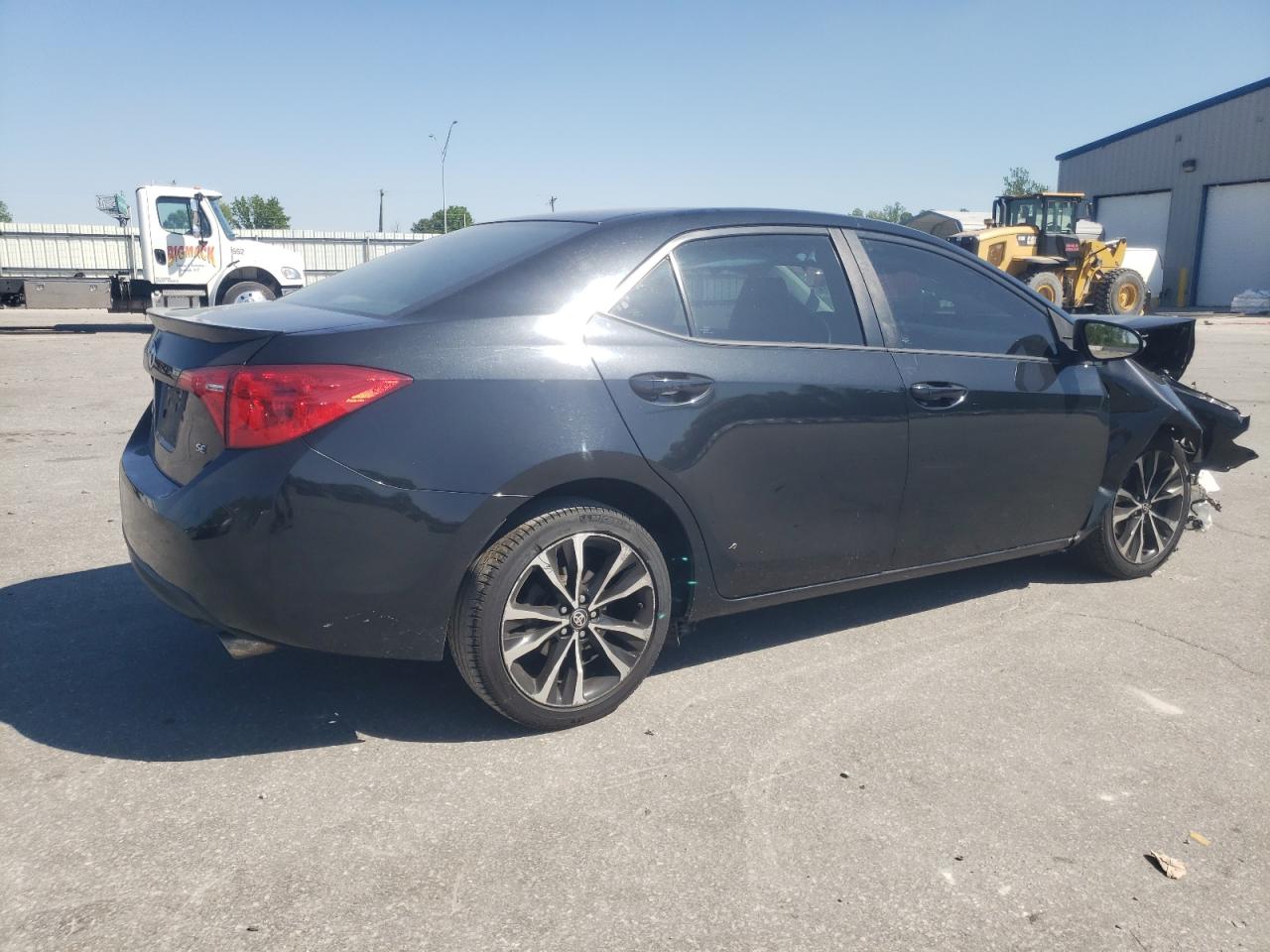 5YFBURHE7JP801985 TOYOTA COROLLA 2018