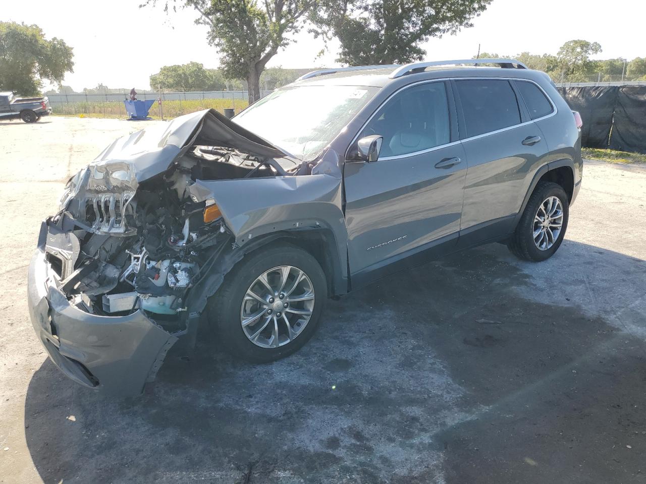 2020 Jeep Cherokee Latitude Plus vin: 1C4PJLLB9LD653479