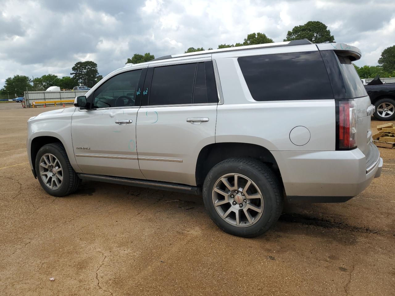 1GKS2CKJ3KR139147 2019 GMC Yukon Denali