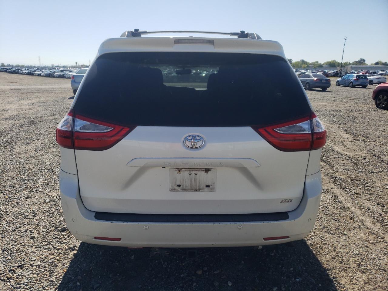 5TDYK3DC0FS633154 2015 Toyota Sienna Xle