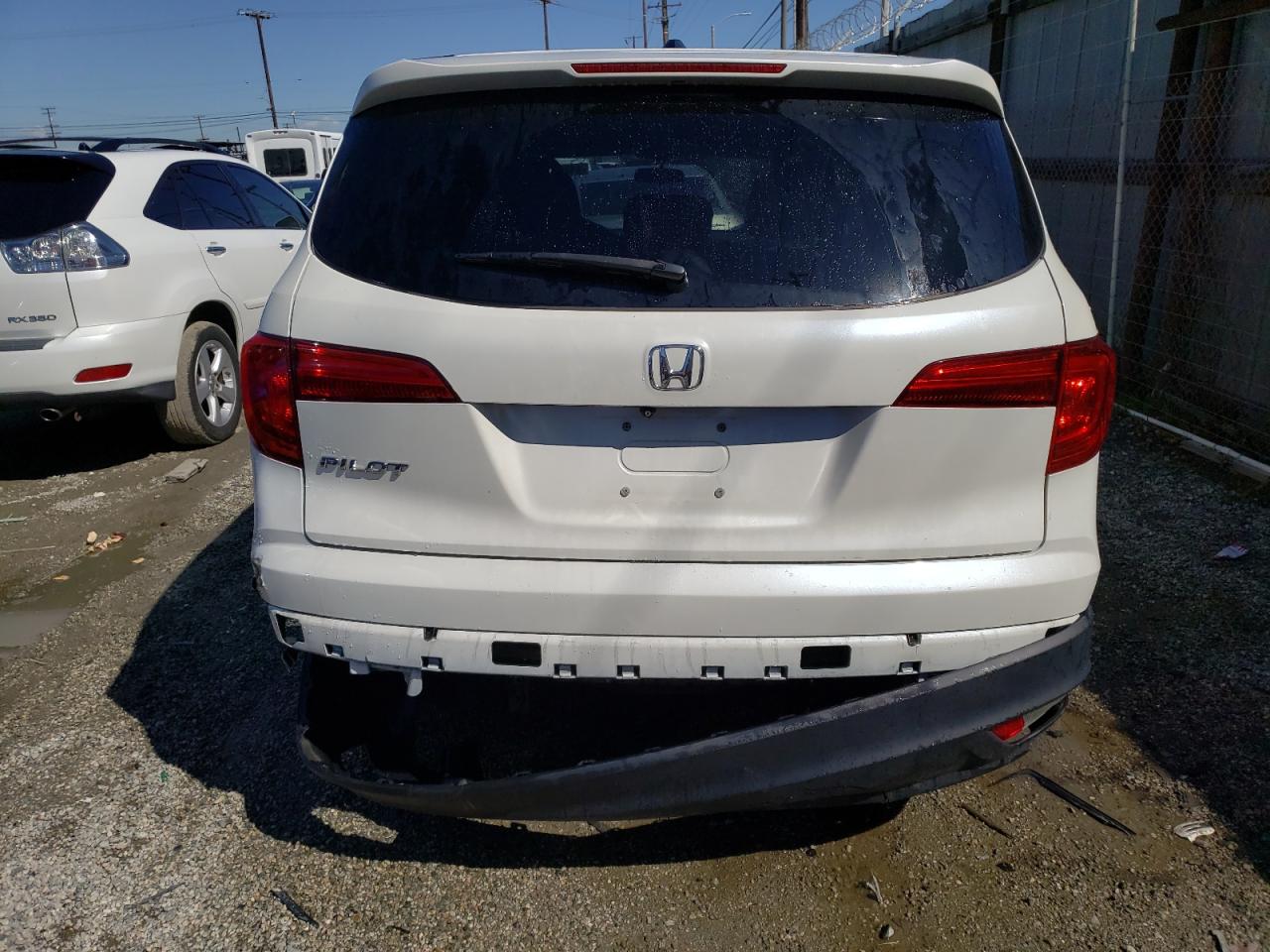 5FNYF5H35HB033814 HONDA PILOT 2017