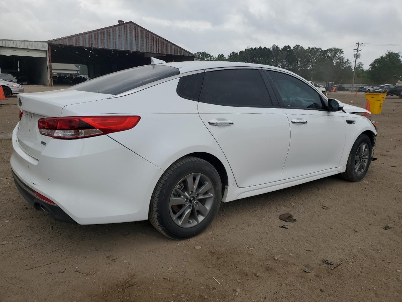 5XXGT4L10JG248038 2018 Kia Optima Lx