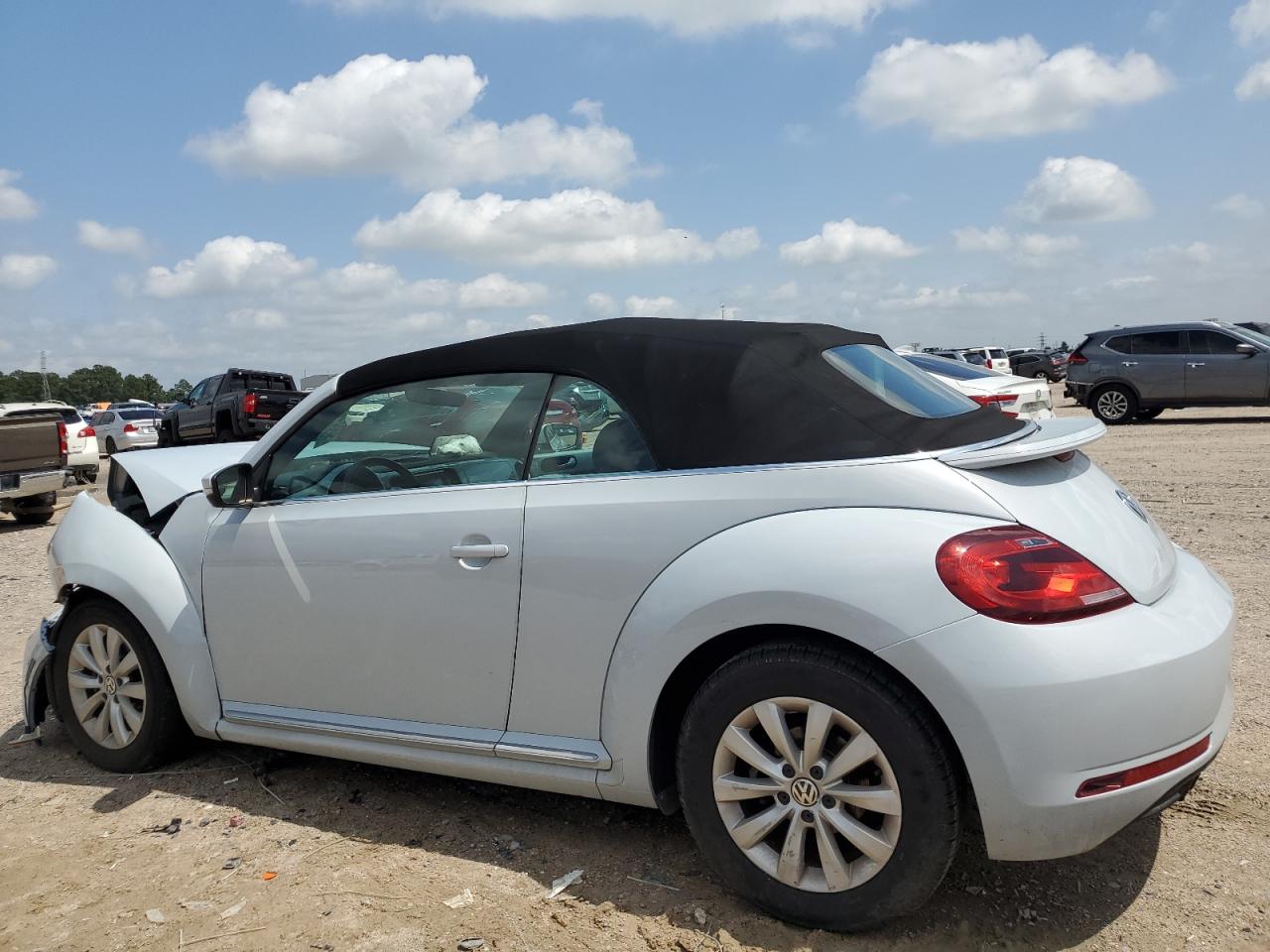 3VW517AT3HM805100 2017 Volkswagen Beetle S/Se