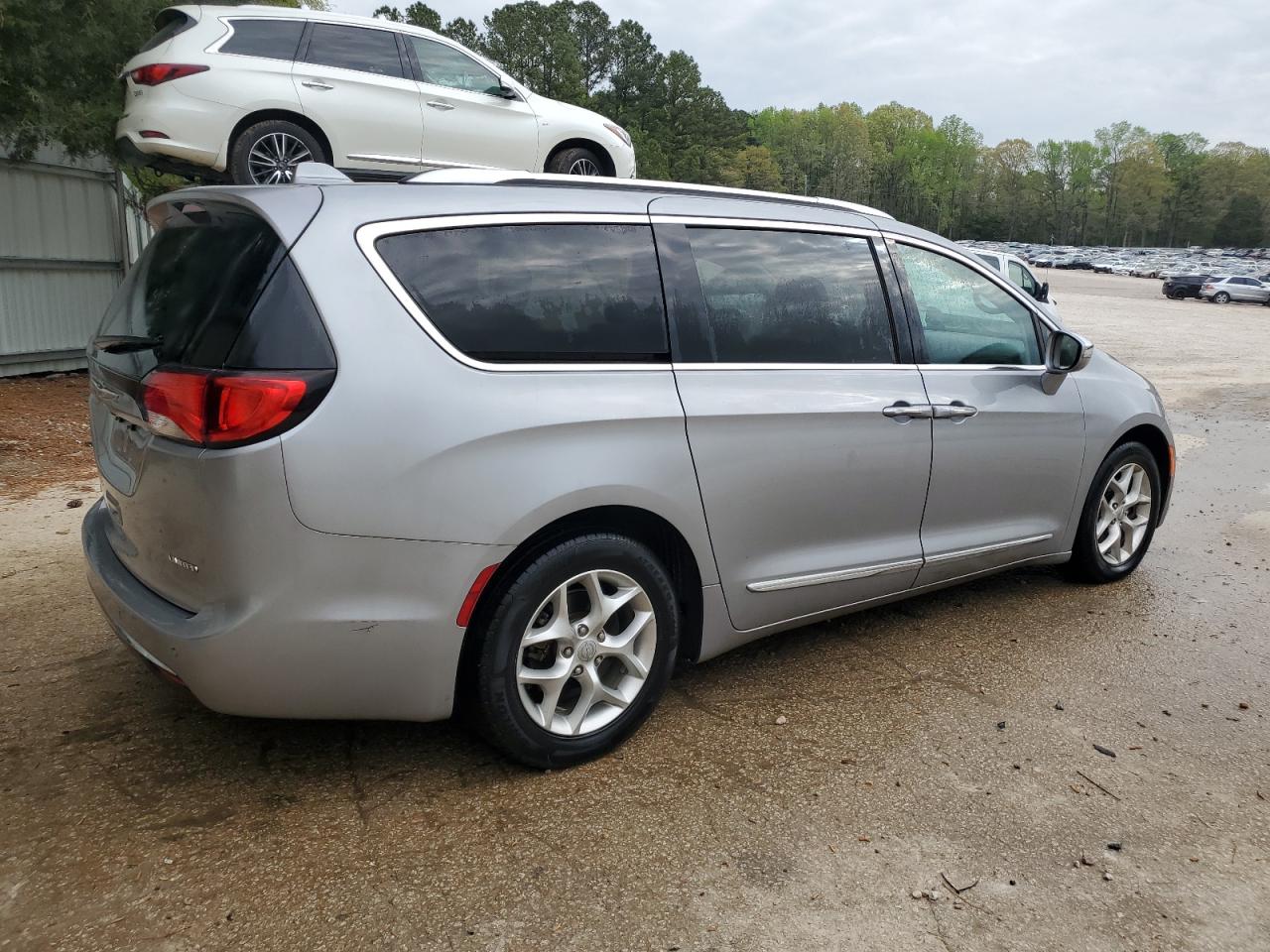 2019 Chrysler Pacifica Limited vin: 2C4RC1GG6KR731824