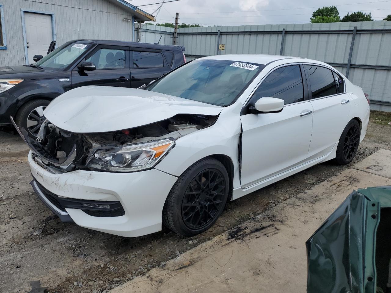 1HGCR2F10HA053898 HONDA ACCORD 2017