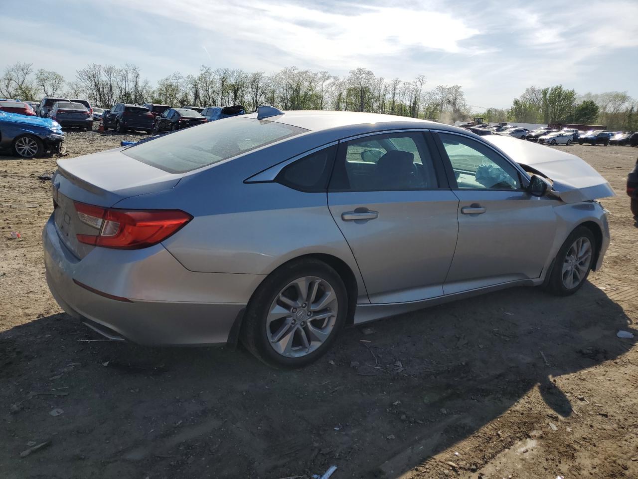 2018 Honda Accord Lx vin: 1HGCV1F13JA109439