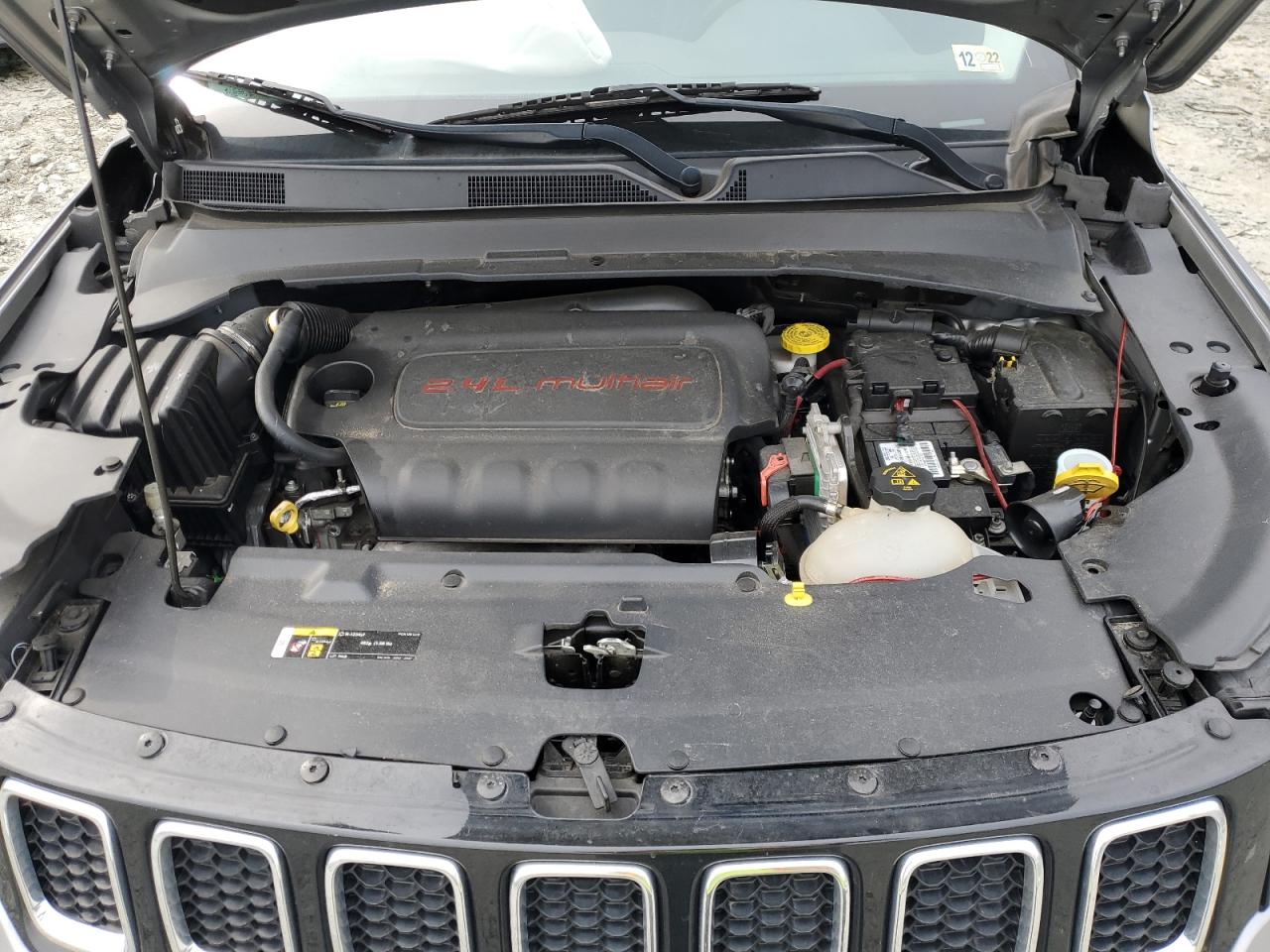 3C4NJCBB2JT462616 2018 Jeep Compass Latitude