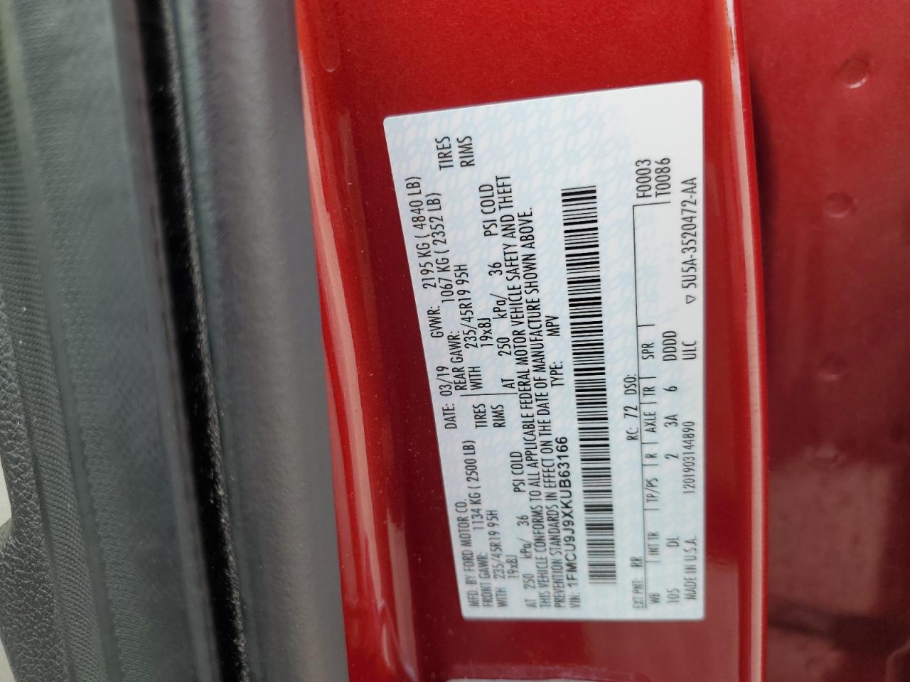 1FMCU9J9XKUB63166 FORD ESCAPE 2019