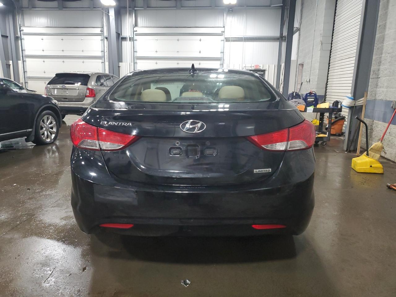 2012 Hyundai Elantra Gls vin: 5NPDH4AE8CH112533