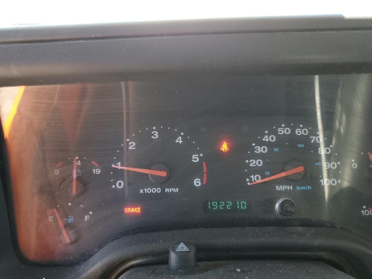 1J4FA49S22P748787 2002 Jeep Wrangler / Tj Sport