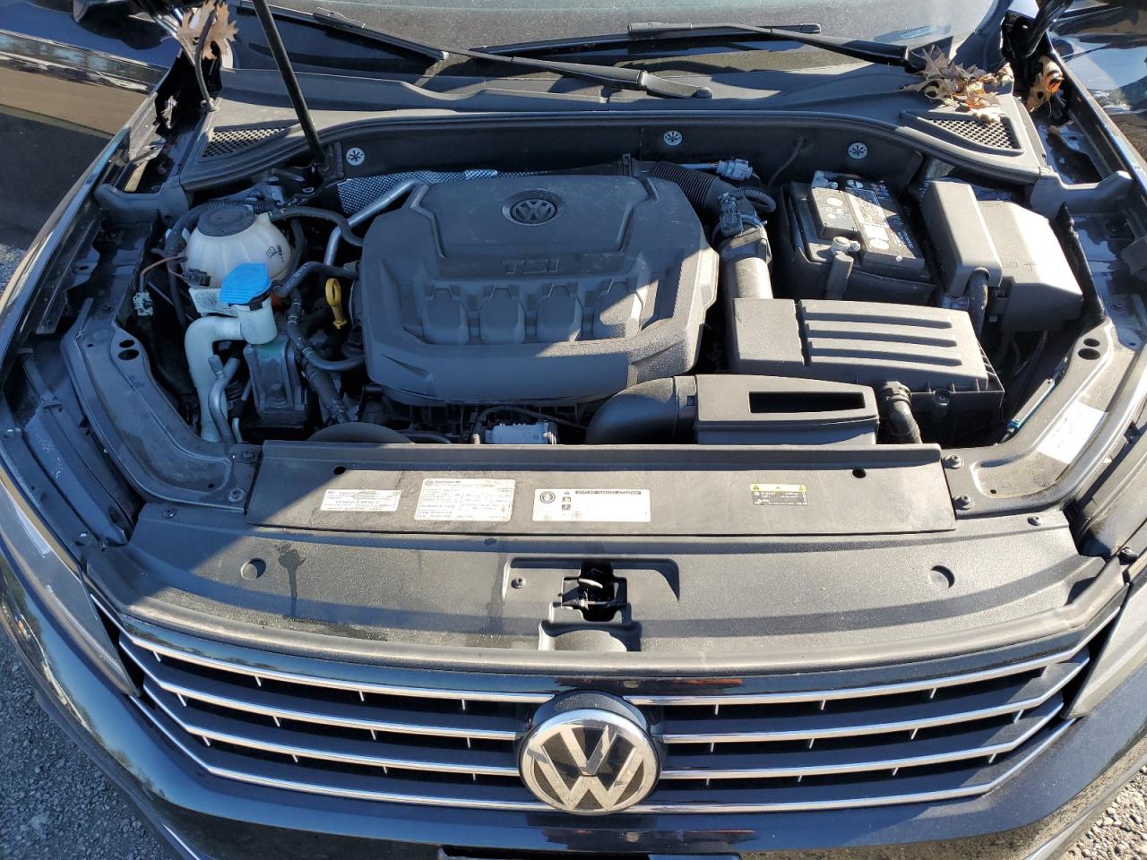1VWBA7A31JC019452 2018 Volkswagen Passat Se