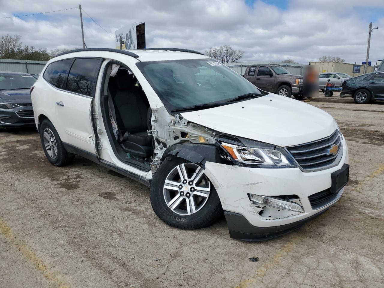 1GNKVHKD5FJ207647 2015 Chevrolet Traverse Lt