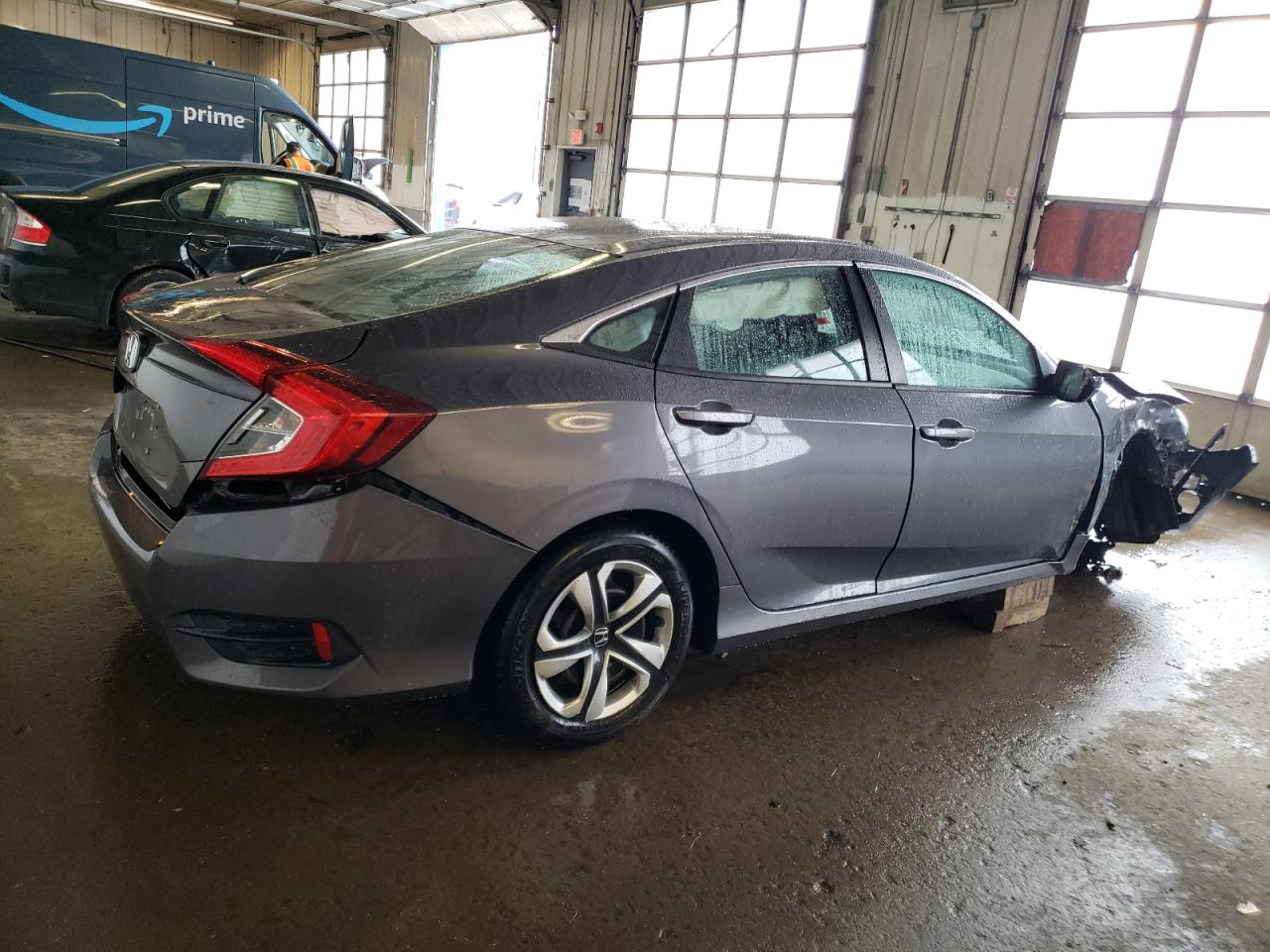 2018 Honda Civic Lx vin: 2HGFC2F53JH575708