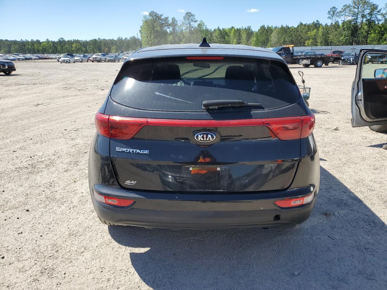 KNDPMCAC5H7272317 2017 Kia Sportage Lx