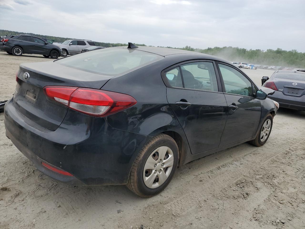 3KPFK4A72HE041370 2017 Kia Forte Lx