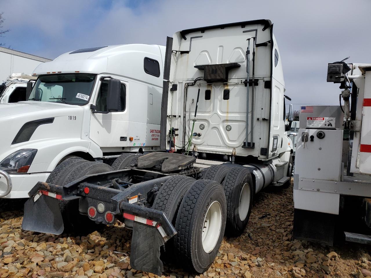 1FUJGLD51ELFS9546 2014 Freightliner Cascadia 125