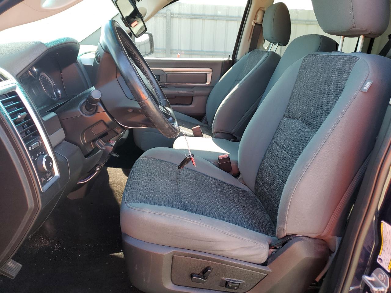 3C6RR6LT0GG288217 2016 Ram 1500 Slt