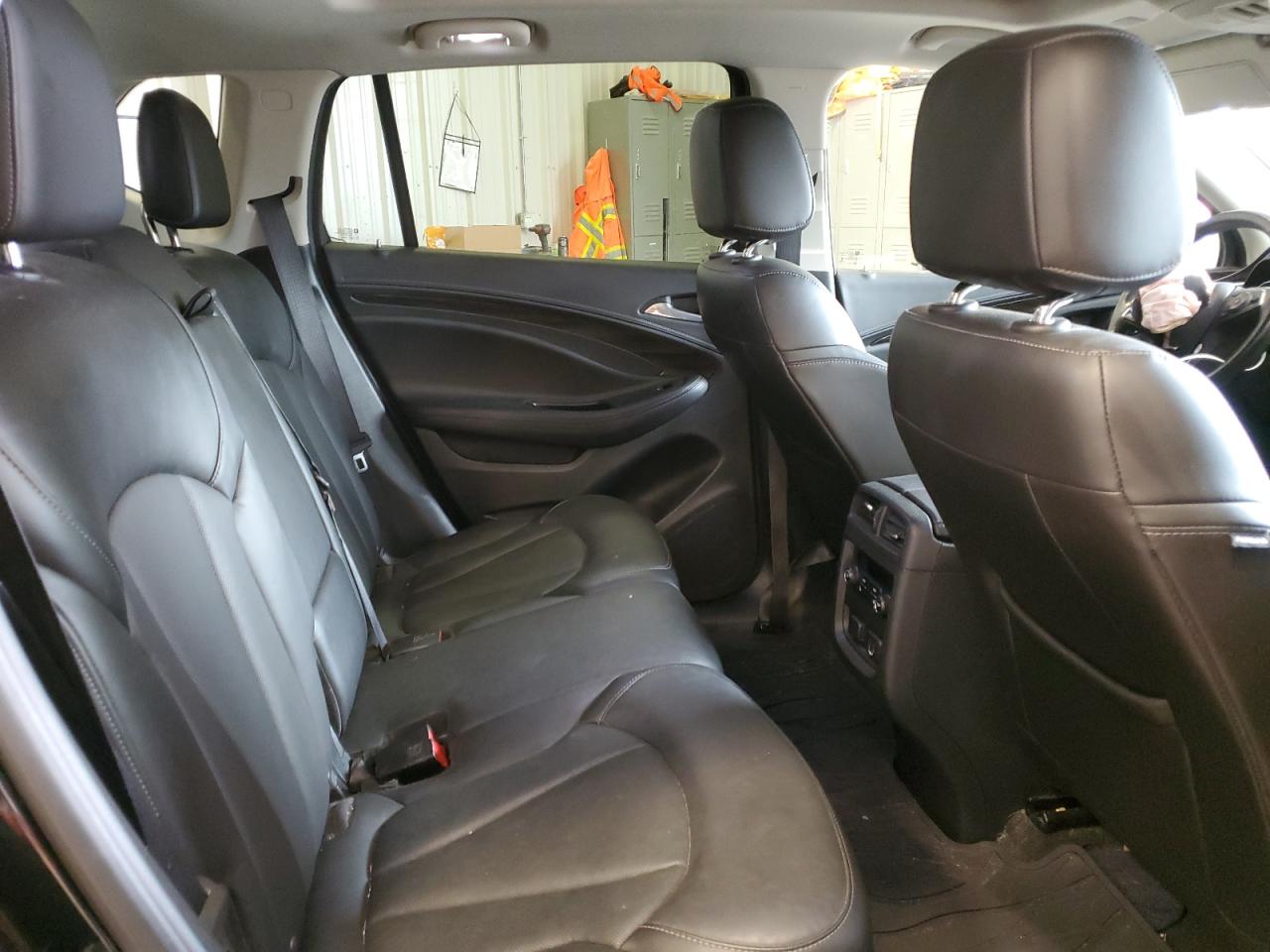 LRBFX2SA0KD007662 2019 Buick Envision Essence