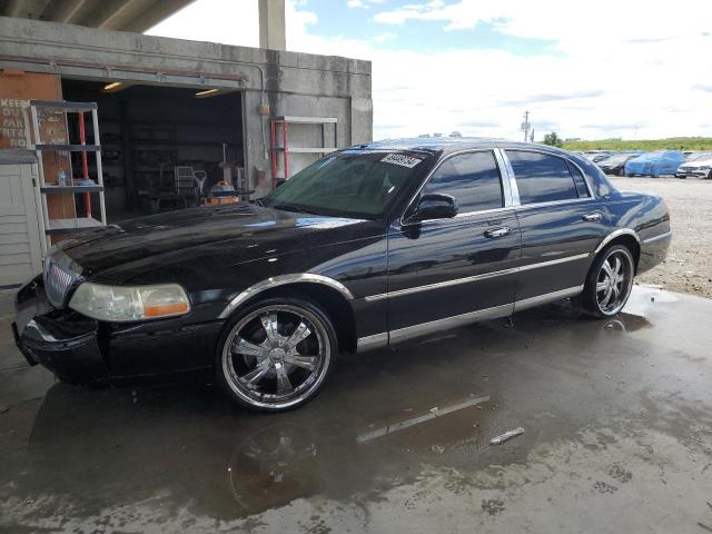 Lot #2487463515 2003 LINCOLN TOWN CAR C salvage car