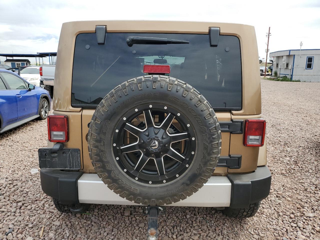 1C4BJWEGXFL641730 2015 Jeep Wrangler Unlimited Sahara