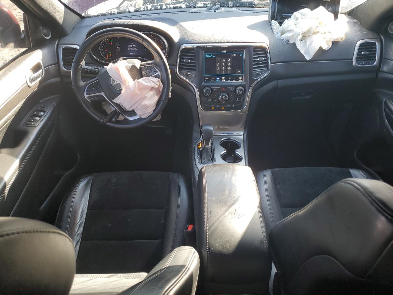 1C4RJEAG4JC392591 2018 Jeep Grand Cherokee Laredo