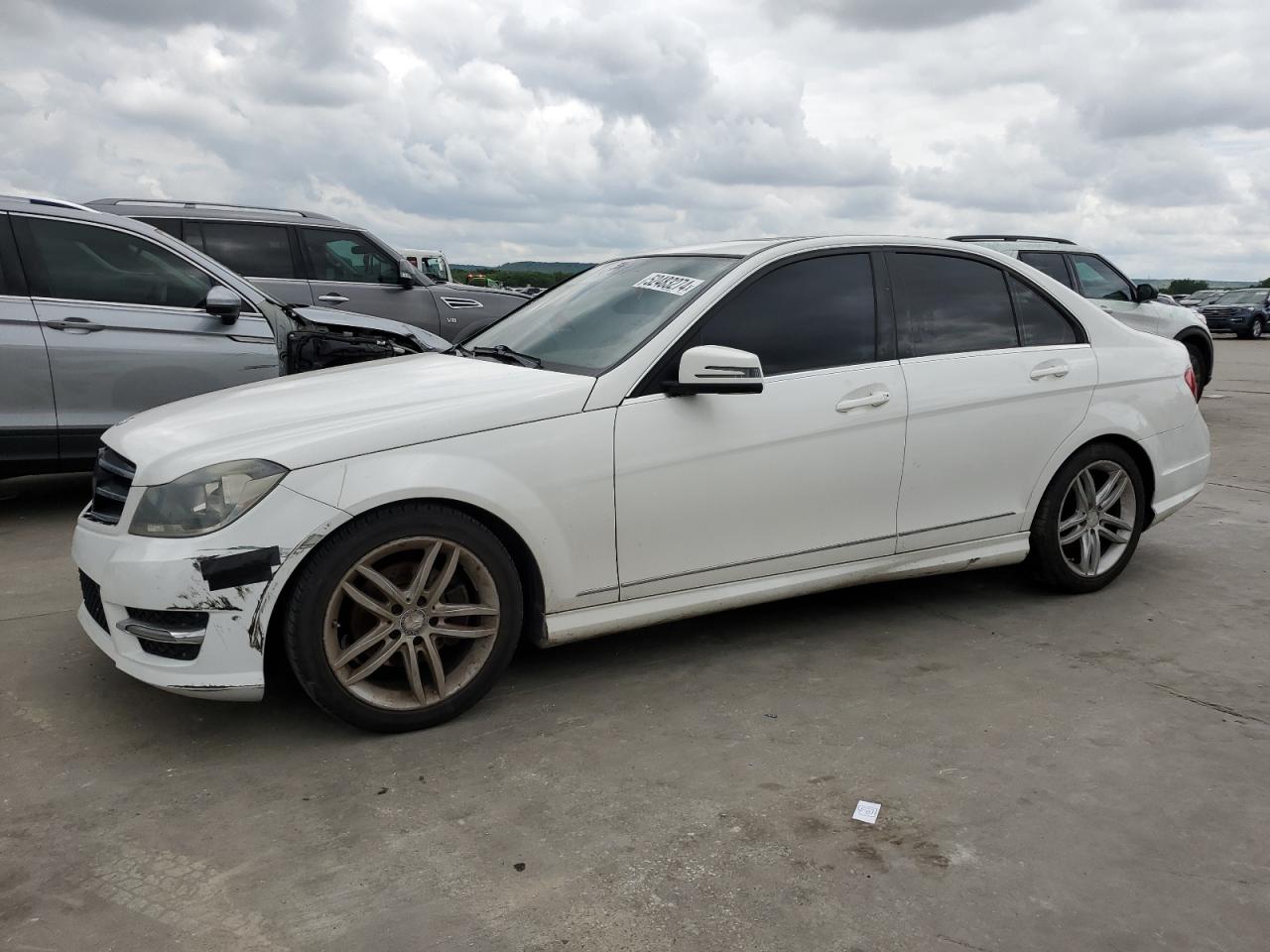 2014 Mercedes-Benz C 250 vin: WDDGF4HB5EG221026